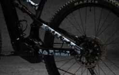 Dyedbro E-bike Frame Beschermingskit Camo - Mat Wit -Sram Hope Winkel 04 EB 22202