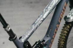 Dyedbro Frame Beschermingsset Dream Catcher - Wit Mat -Sram Hope Winkel 98278691 0DA1 400B B2F2 BC02676E3E9B 1024x1024 2x